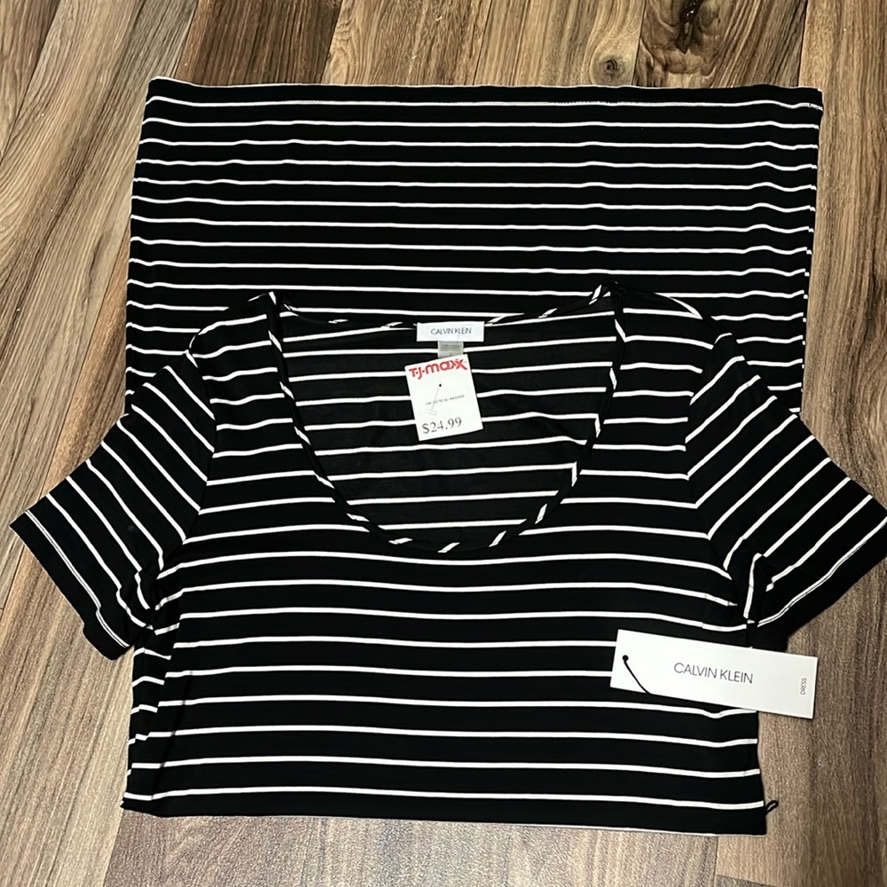 NWT: Calvin Klein; Rayon Black/White Striped Dress; Sz 6. Lovely Style